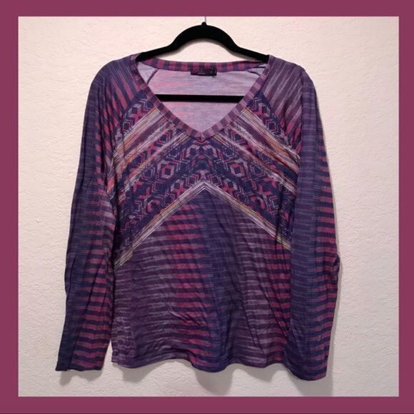 Prana top in rich purple hues, cool ethnic design. - Picture 3 of 7